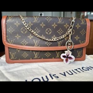 Louis Vuitton clutch bag GM